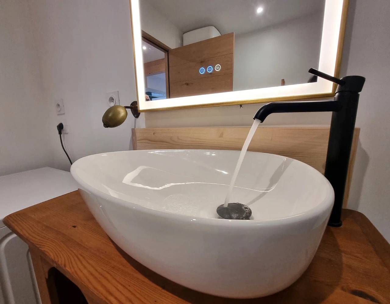 Maison de Vacances 'L'Ecole Buissonnière De Mazalibrand' in Mazet-Saint-Voy, Massif central