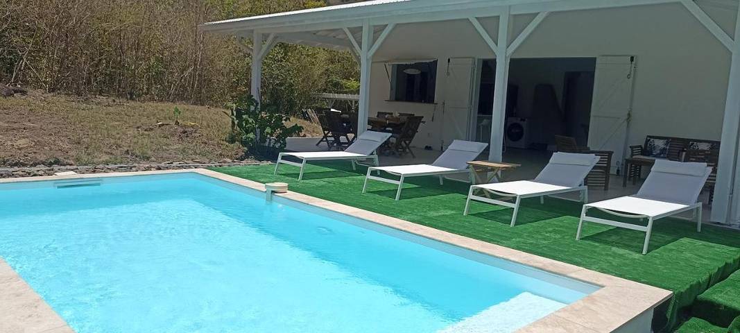 Villa pour 4 personnes, avec vue ainsi que piscine et jardin - 1