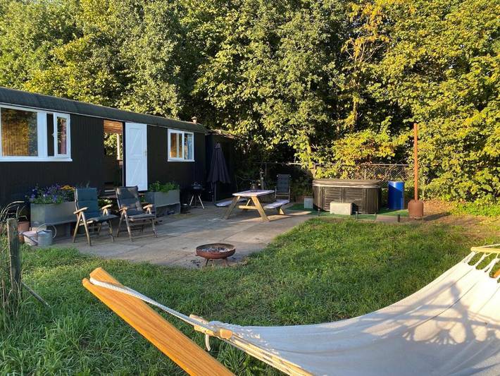Vakantieappartement voor 4 personen, with Whirlpool and Terras as well as Tuin and Uitzicht in Ede