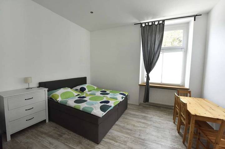 Ganze Wohnung, Luxuriöse großzügige Wohnung ca 130 qm mit Gartenterrasse in Wuppertal, Bergisches Land