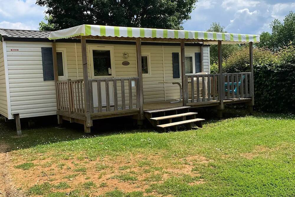 Camping les Poutiroux **** - Mobilhome 3 Chambres avec terrasse couverte 6 personnes in Limeuil, Périgord Pourpre