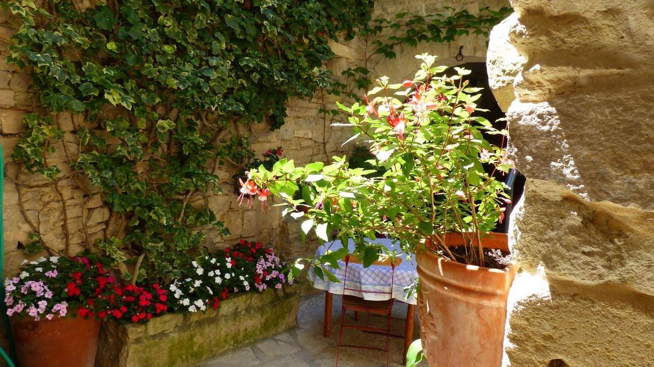 Double Room Provencale in Calvisson, Côte méditerranéenne (France)