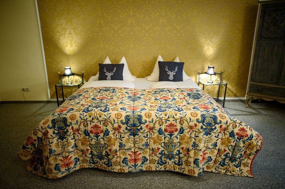 Ganze Wohnung, Large apartment with mountain views of Klostergut in the middle of nature! in Huglfing, Pfaffenwinkel