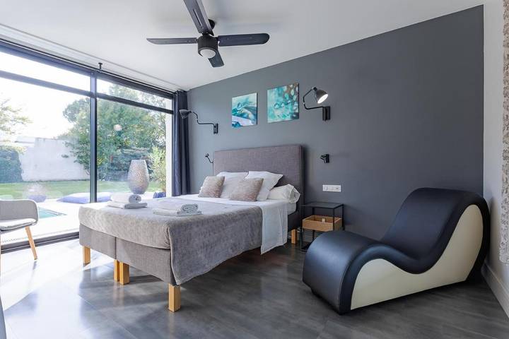 Location de vacances pour 4 personnes, avec jacuzzi ainsi que piscine et jardin à Seysses - 4