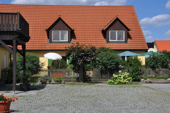 Ferienwohnung für 3 Personen, mit Balkon/Terrasse und Terrasse sowie Garten in Bad Windsheim - 3