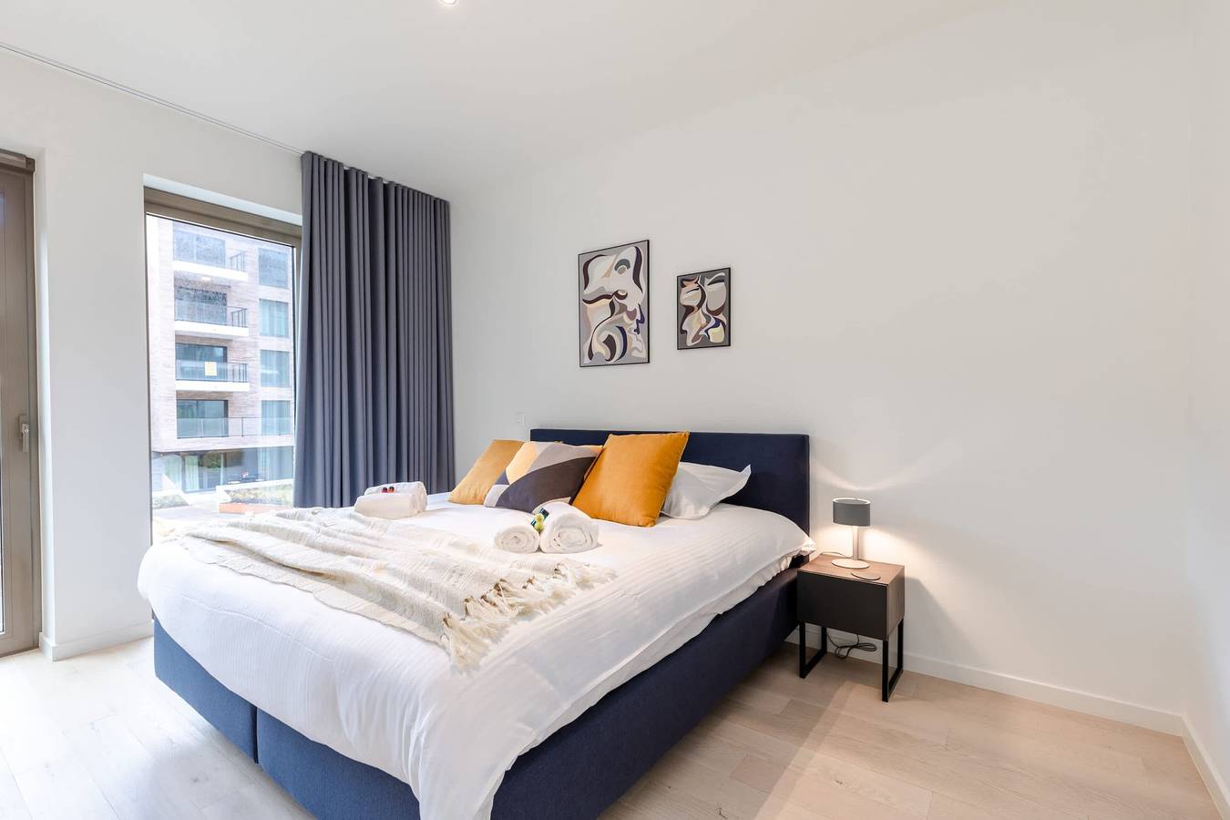 Casiola coastal retreat w/ parking & Tv in Oostende stadt, Oostende