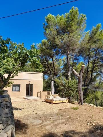 Location de vacances pour 2 personnes, avec jardin et vue à Rognes