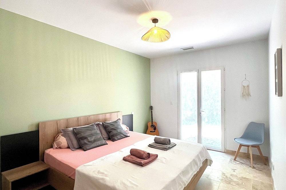 Villa au Calme, Climatisée, Piscine Entre Saint Rémy, les Alpilles et Avignon in Maillane, Arles und Umgebung