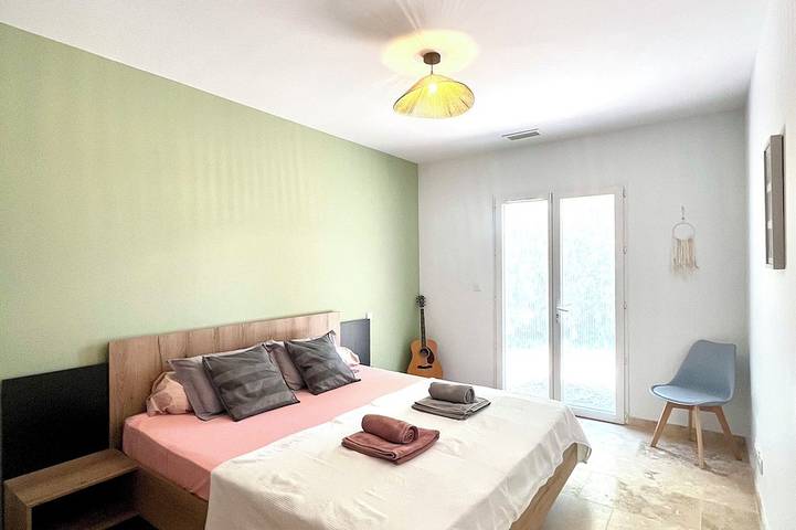 Villa au Calme, Climatisée, Piscine Entre Saint Rémy, les Alpilles et Avignon in Maillane, Arles und Umgebung