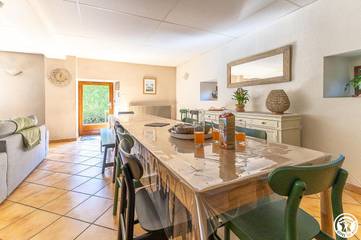 Gîte pour 14 Personnes dans Ceyssat, Région de Clermont-Ferrand, Photo 1