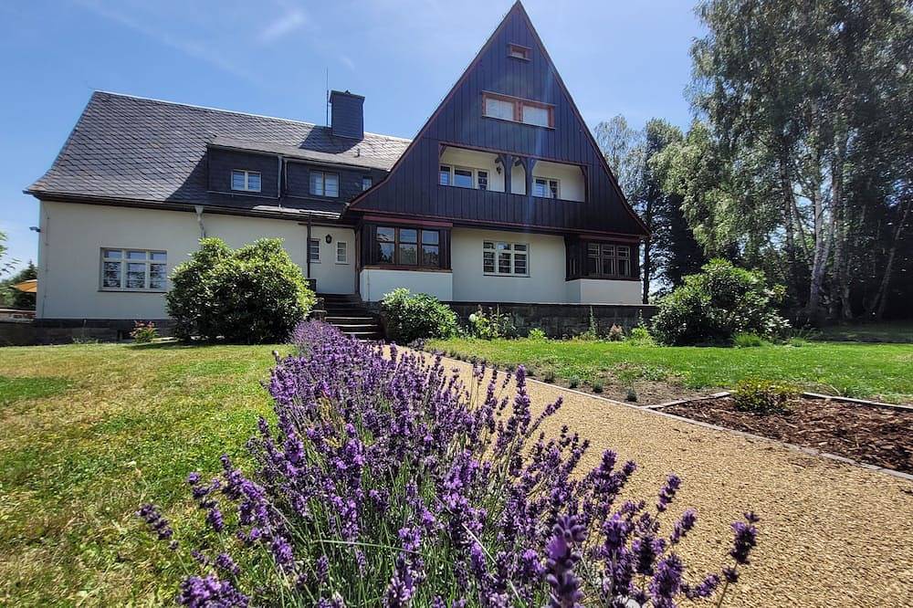 *** Landhaus Hillehof *** Gruppenhaus mit großem Garten und Panorama-Aussicht in Ostrau, Bad Schandau