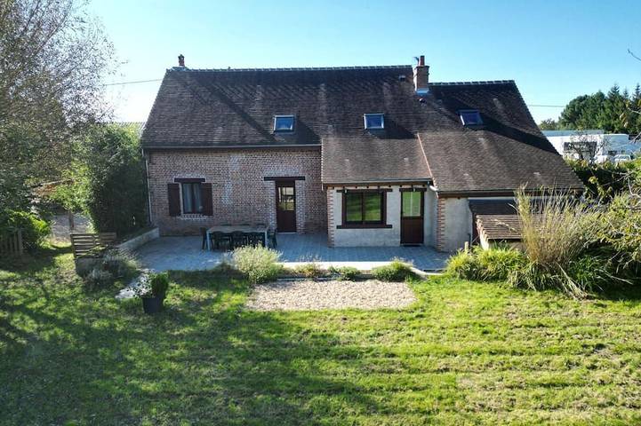 Gîte pour 8 personnes, avec jardin, animaux acceptés