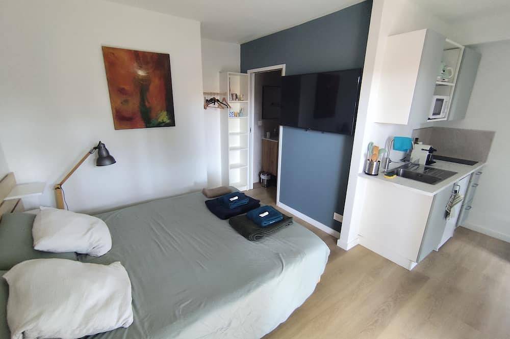 Apartamento entero, Studio with garden and pool in Caissargues, Region de Nimes
