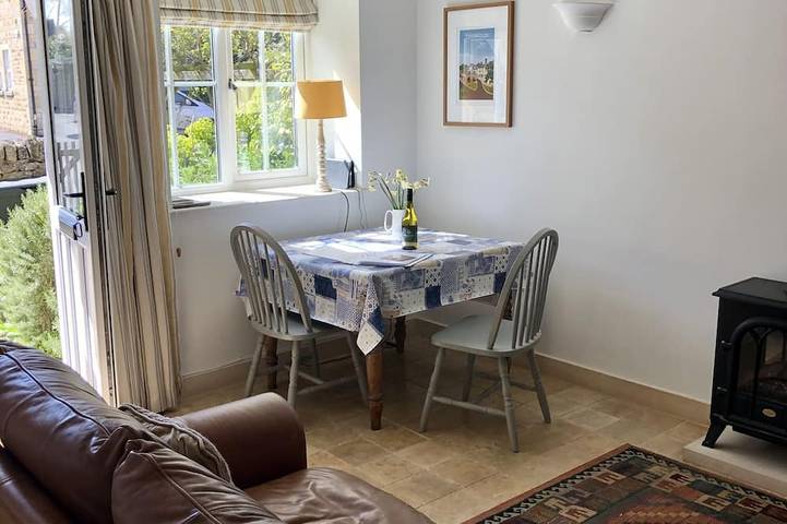Noel Cottage - Central Cotswolds Stone Cottage For Two In Chipping Campden in Chipping Campden, Gloucestershire
