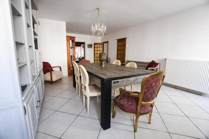 Location de vacances pour 9 personnes, avec piscine et jardin à Château-Chinon (Ville) - 2