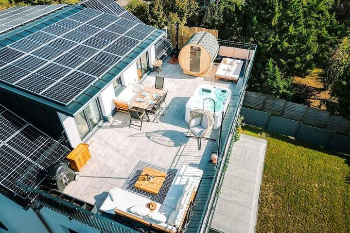 Ferienwohnung für 5 Personen, mit Balkon und Whirlpool sowie Terrasse und Garten in Backnang