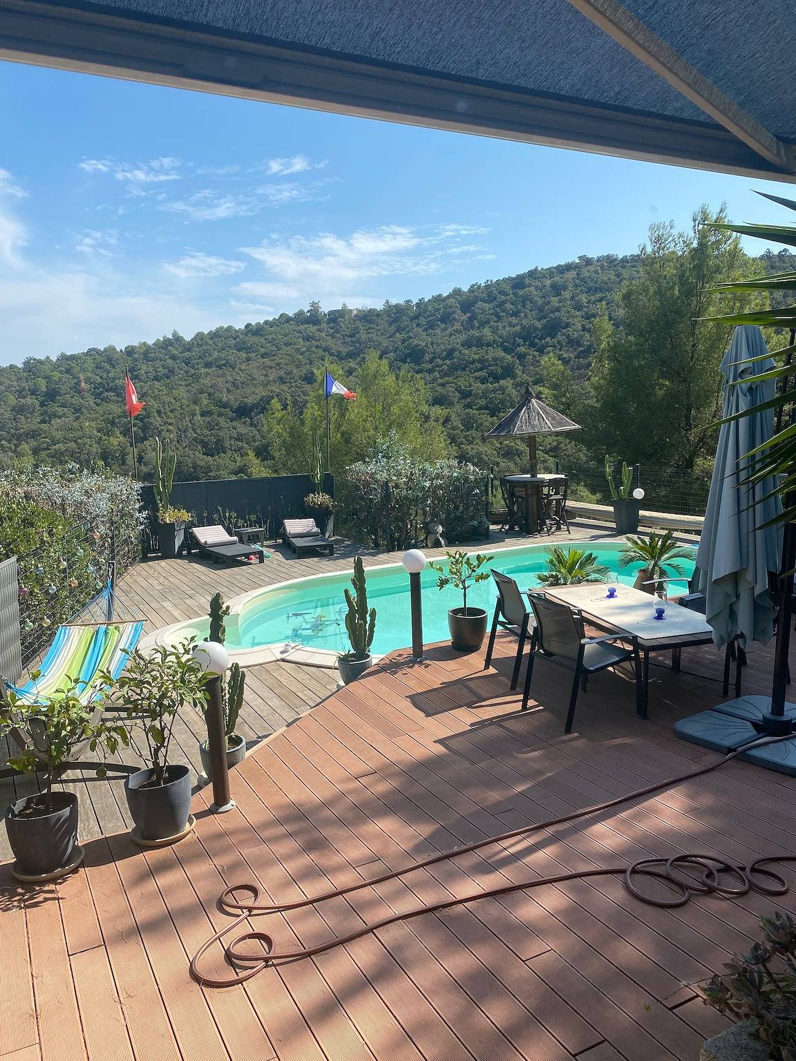 Ganze Wohnung, „Le Patio“ mit Meerblick, Wlan und Klimaanlage in Bormes-les-Mimosas, Parc national Port-Cros