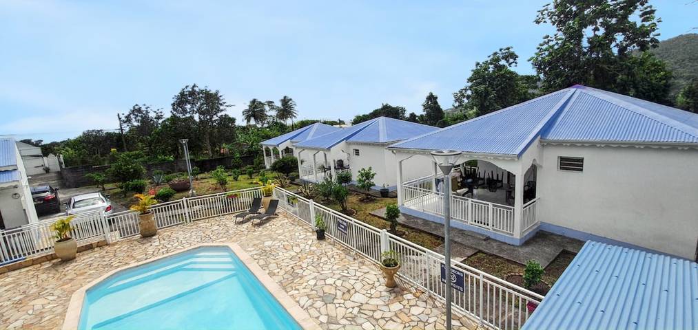 Bungalow para 2 pessoas, com piscina e terraço em Guadalupe