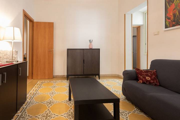 Apartamento entero, GuestHost - Trapani Roomy Apartment Near The Historic Center in Trapani, Provincia de Trapani