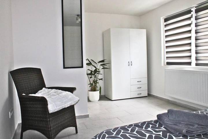 Ferienwohnung für 3 Personen, mit Terrasse und Garten