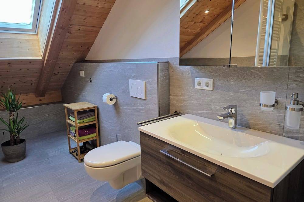 Ganze Wohnung, Neue Ferienwohnung auf dem Bauernhof in Brauneck, Lenggries