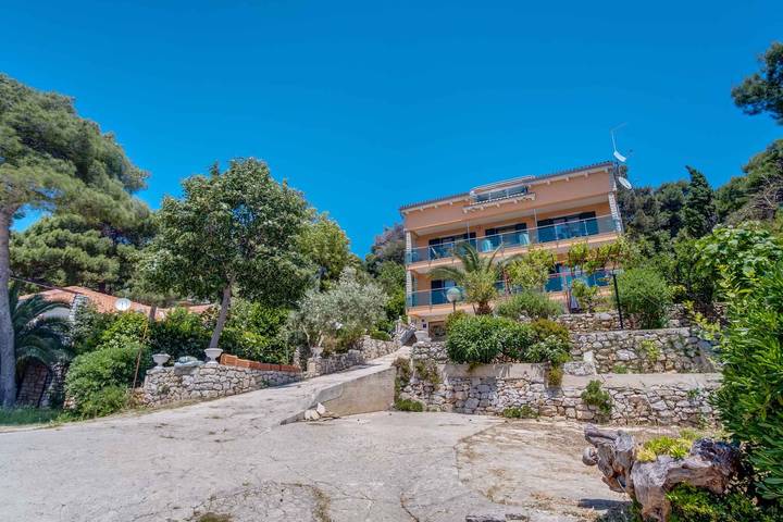 Ganze Ferienwohnung, Ferienwohnung nur 30 m vom Strand entfernt in Mali Lošinj, Lošinj (Kvarner Bucht)