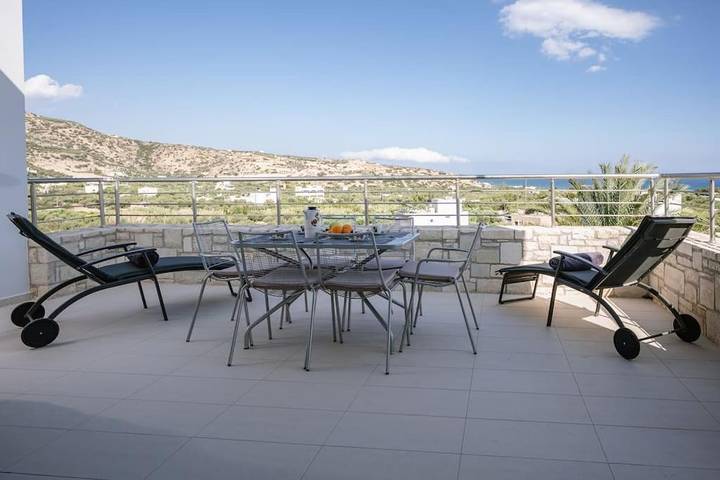 Ferienwohnung für 4 Personen, mit Balkon und Terrasse sowie Garten und Ausblick