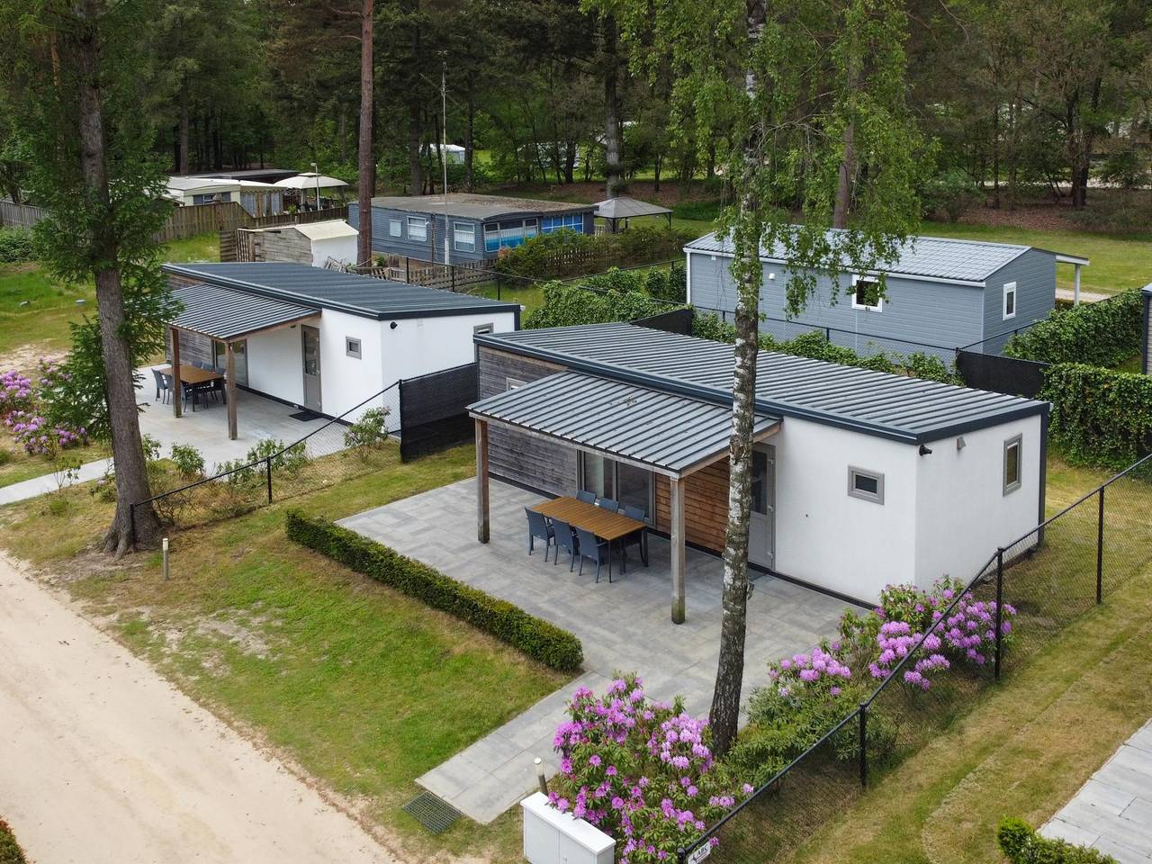 Chalet with covered terrace on campsite with pool in North Brabant