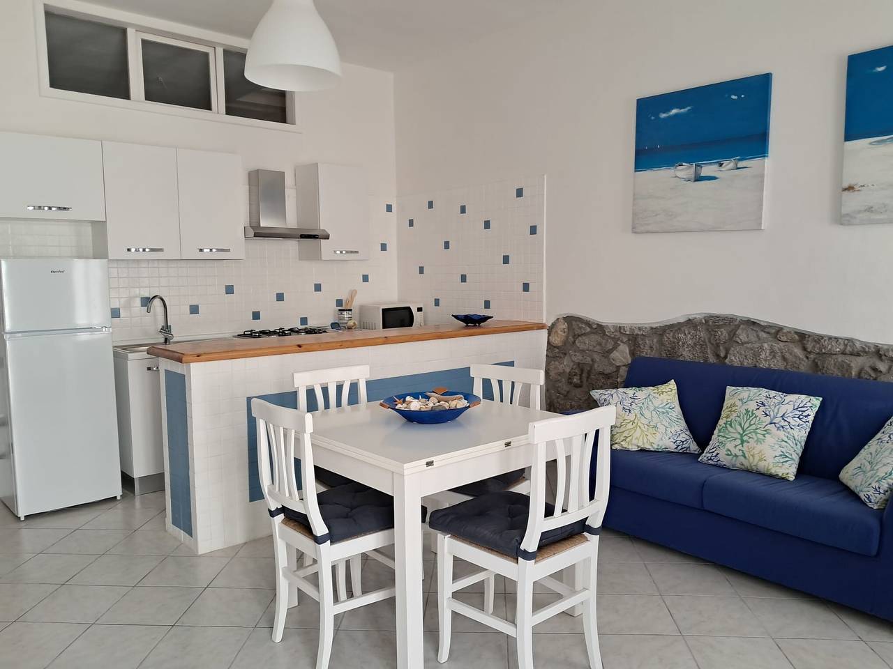 Casa Vacanze al Centro del Borgo con Terrazza Privata, Wi-Fi e Aria Condizionata in Calasetta, Sant'Antioco