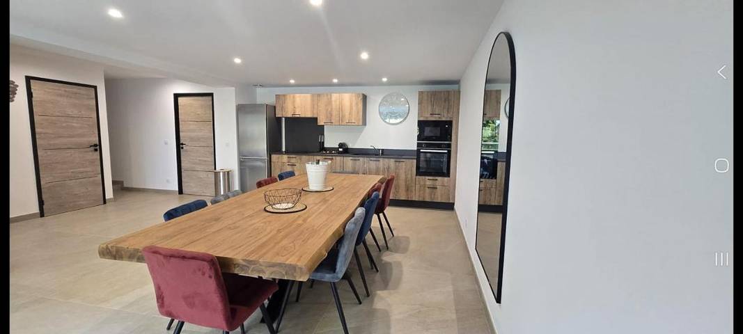 Villa pour 10 personnes, avec Terrasse ainsi que Jardin et Vue à Salon-de-Provence