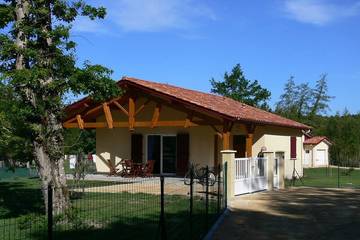 Gîte pour 4 personnes, avec terrasse et jardin à Sainte-Eulalie-en-Born