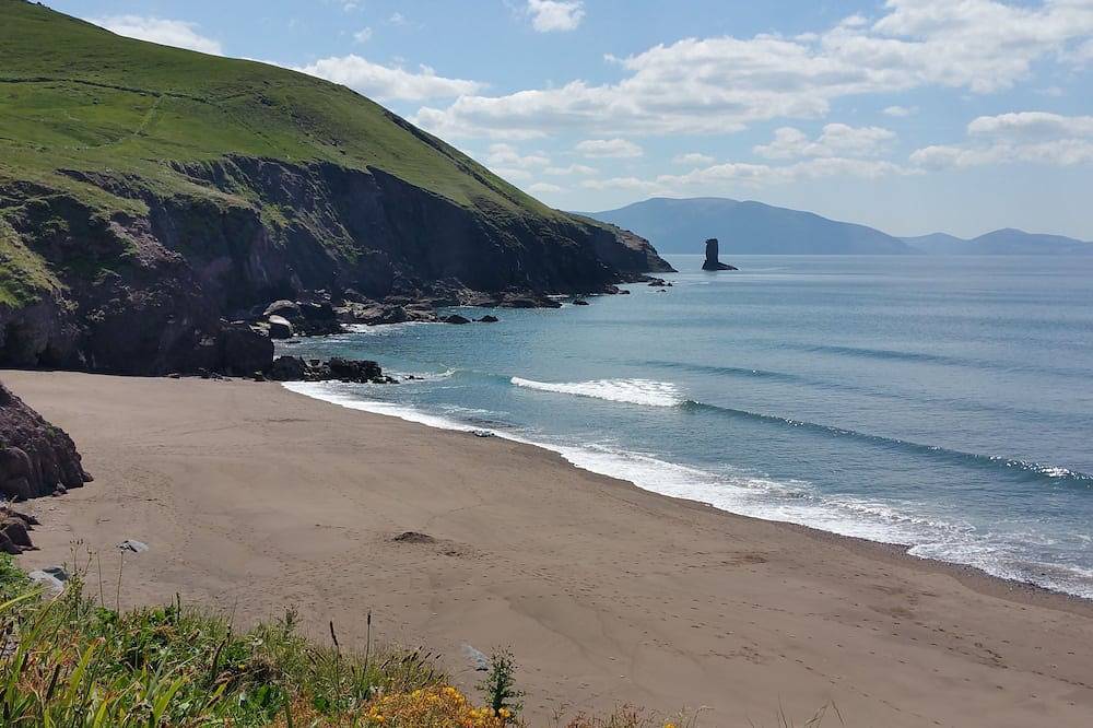 Beach House for 14 People in Dingle Peninsula, Munster