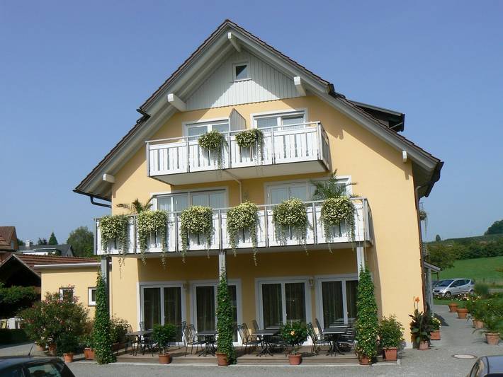 Gästehaus Rosenhof - Doppelzimmer mit Wc und Dusche, Balkon in Kressbronn am Bodensee, Region Bodensee-Oberschwaben