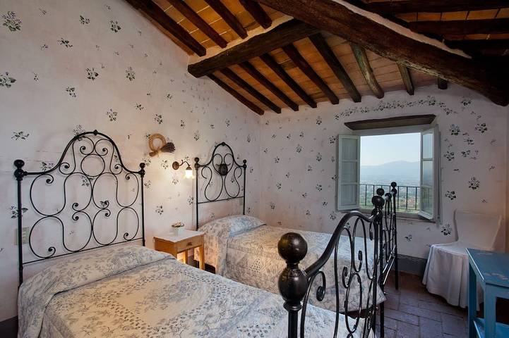 Weekend romantici sulle colline lucchesi in casale del XII secolo in Valgiano, Capannori