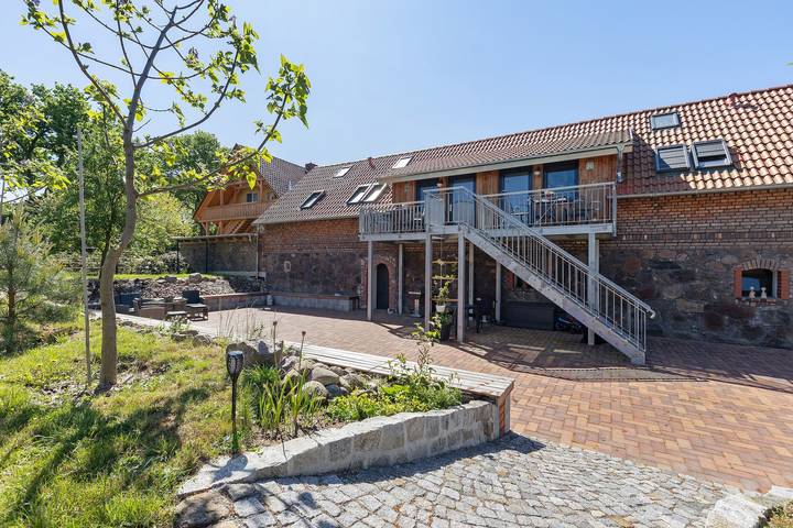 Ferienwohnung für 4 Personen, mit Garten und Seeblick