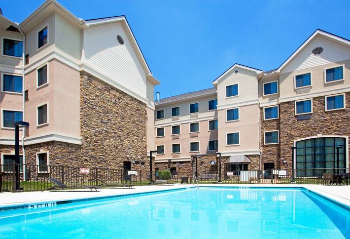Ganze Wohnung, Ferienwohnung für 4 Personen mit Pool in Durham (NC), Durham County (USA)