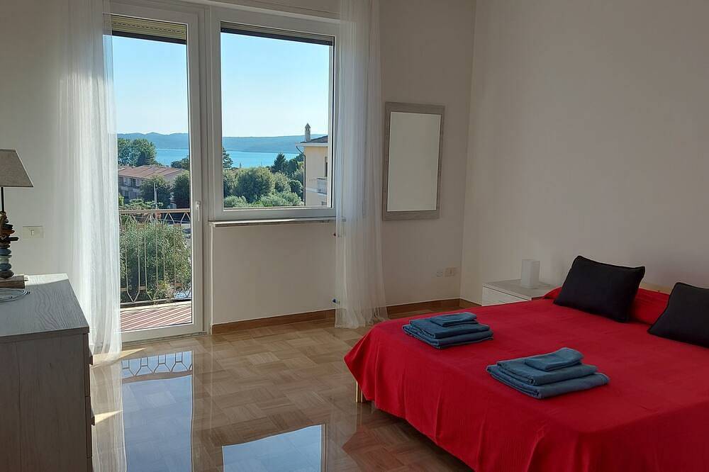 Ganze Wohnung, Accogliente appartamento centrale, 2 minuti dal lago, bar, ristoranti, negozi in Trevignano Romano, Braccianosee