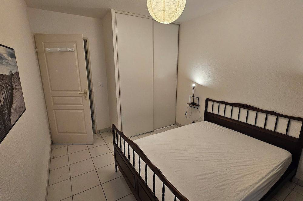 Appartement entier, Appt avec grande terrasse ombragée, parking privé sous-sol, piscine, internet Hd in La Teste-de-Buch, Région d'Arcachon