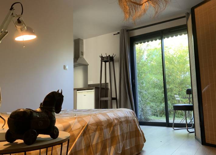 Gîte pour 2 personnes, avec jardin et piscine à Écully - 2