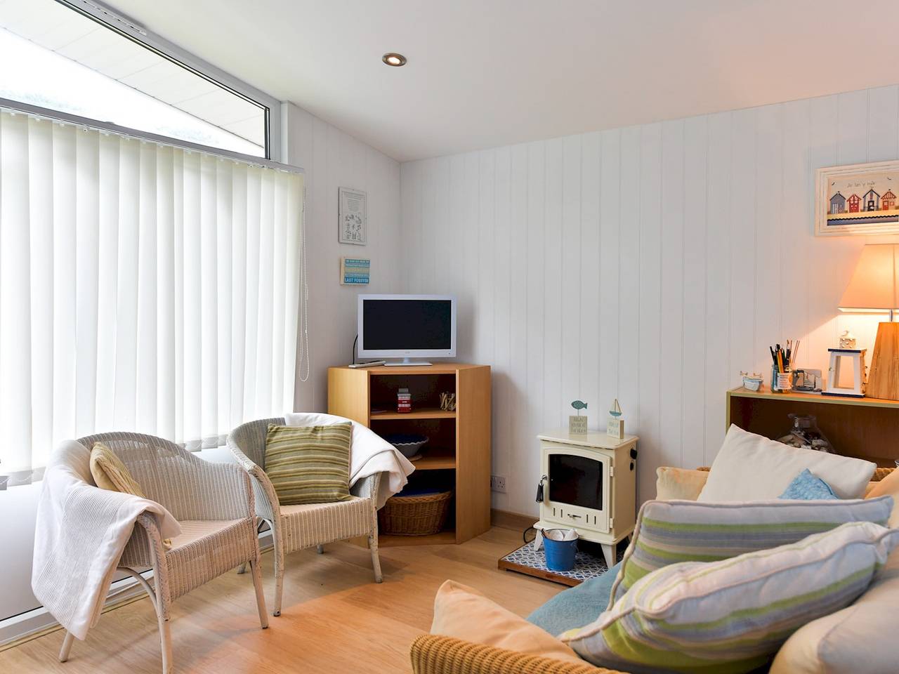 Gower Beach Staycation Caswell Bay - Sleeps 4 - Pass the Keys in Swansea region