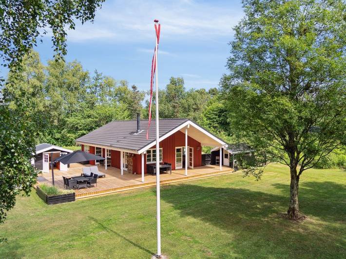 Ferieudlejning for 6 personer, med terrasse, husdyr tilladt i Lyngså