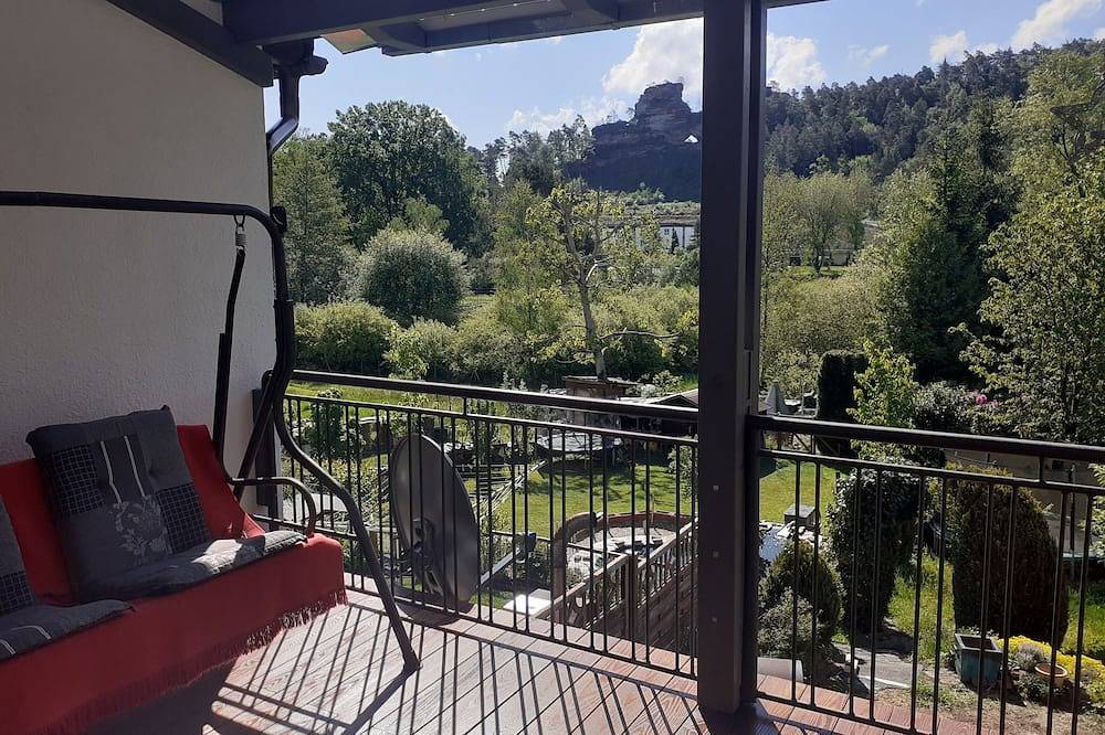 Ganze Wohnung, Haus Woogart 105 m² - Sommer- und Winterhaus in mediterranem Flair in Dahn, Pfalz
