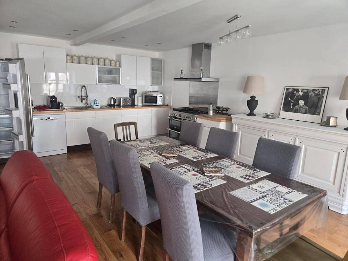 Appartement entier, Le Clos Malou cœur de Thomery 3 chambres 1 à 9 pers in Thomery, Seine-et-Marne