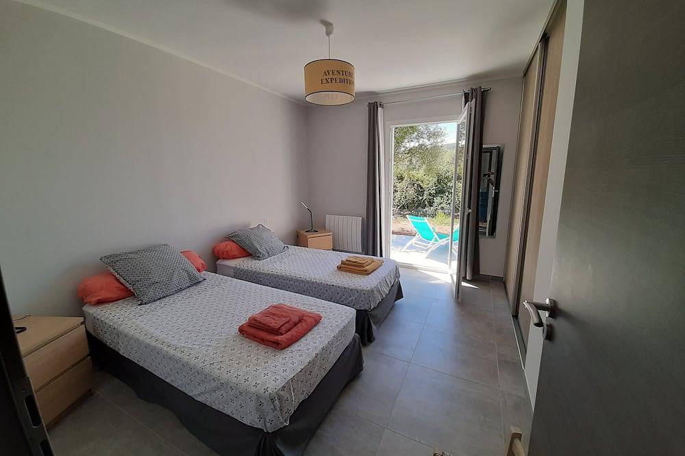 Air-conditioned house with garden close to beaches in Farinole, Calvi region