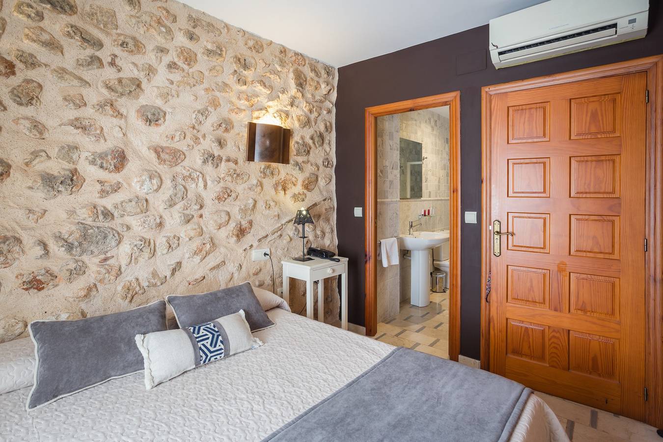 Apartamento entero, Apartamento 'Habitacion Estandar - Edificio Contiguo' con terraza privada in Villalonga, Provincia de Valencia