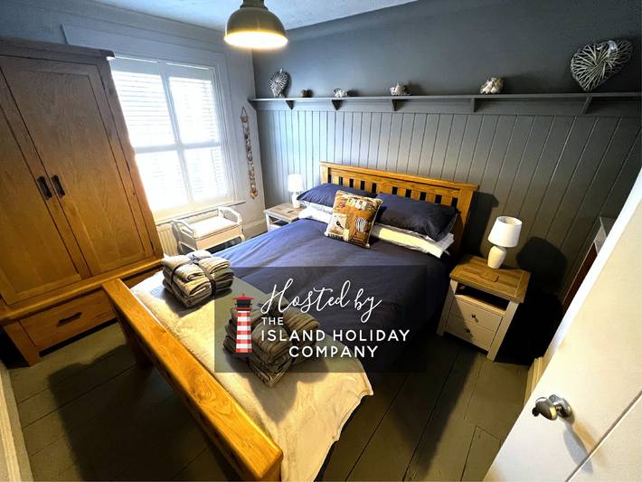 Holiday rental for 3 people, with garden on the Isle of Wight