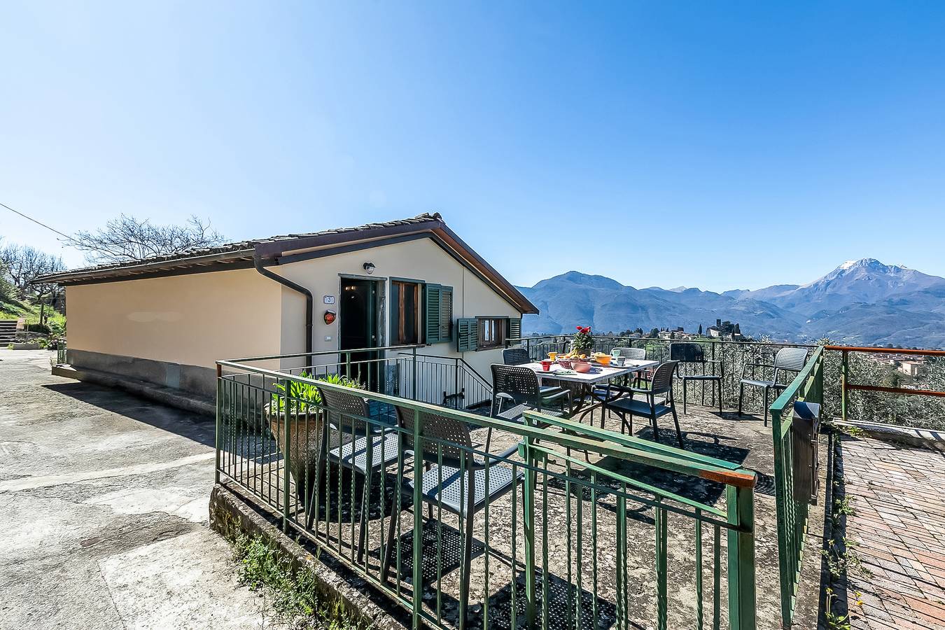 Family Friendly Rosa House Amazing View in Barga, Parco Regionale delle Alpi Apuane