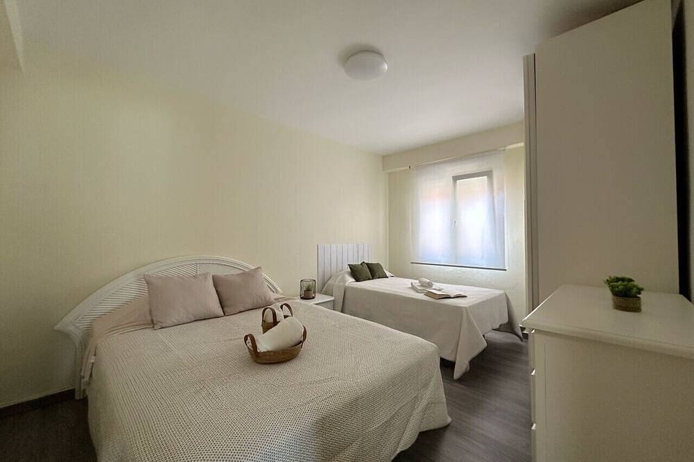 Entire apartment, Apartment in Somo La Veleta 30804 in Somo, Ribamontán al Mar