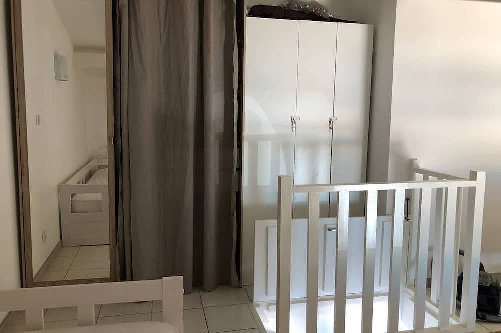 Ganze Wohnung, Charmante Maisonette am Strand von Agosta in der Bucht von Ajaccio renoviert in Albitreccia, Ajaccio und Umgebung