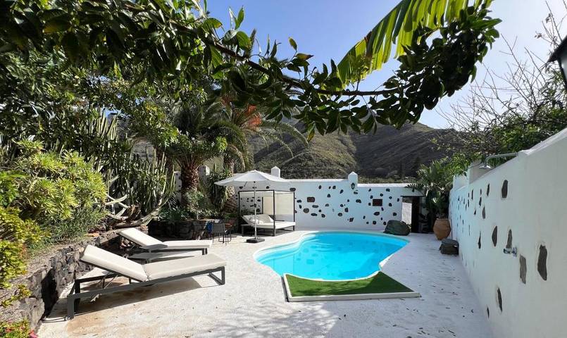 Casa rural para 9 personas, con vistas además de piscina y jardín en Valle de Agaete - 2